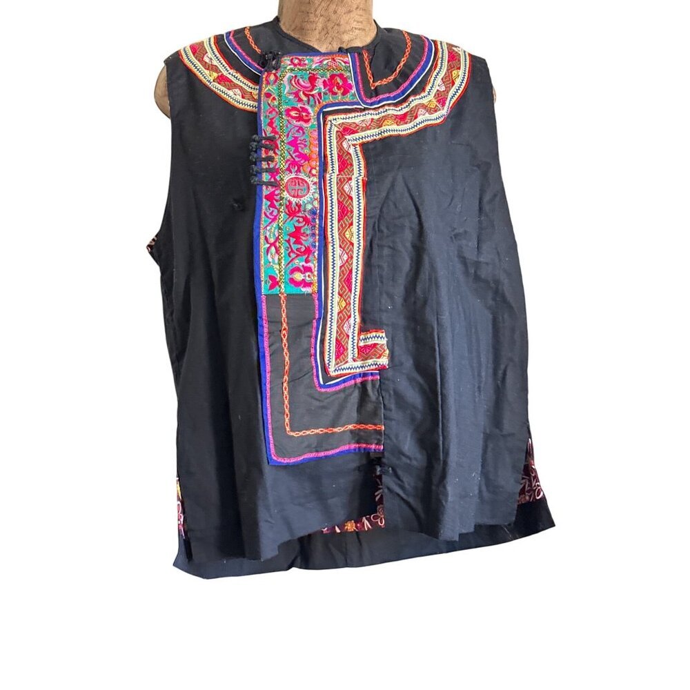 Vtg  Handcrafted Embroidered Art to Wear Boho Vest - Picture 15 of 15
